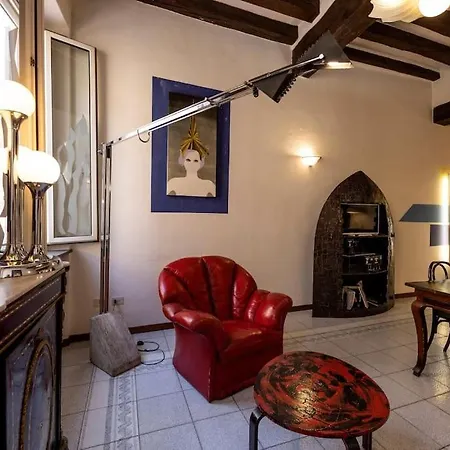 Maison Cavallotti * Parma